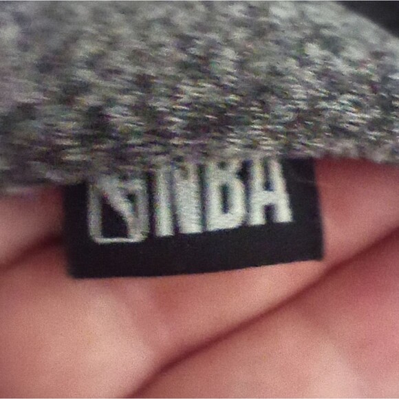 NBA Gray Hoodie With Gold Lettering Size 2X EUC P2P 28 In Length 32 In - Picture 4 of 8